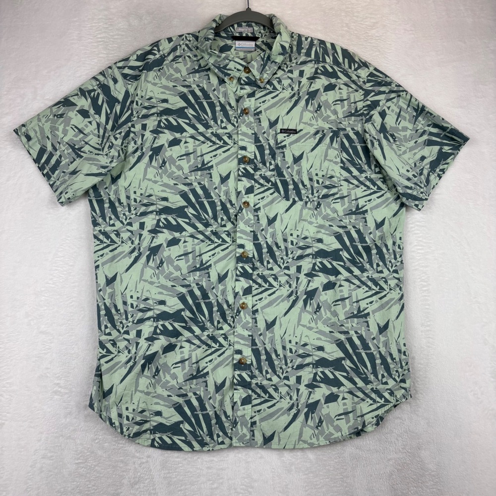 Columbia Mens Large Short Sleeve Button Up Shirt Green Grey Geometric Leaf Print